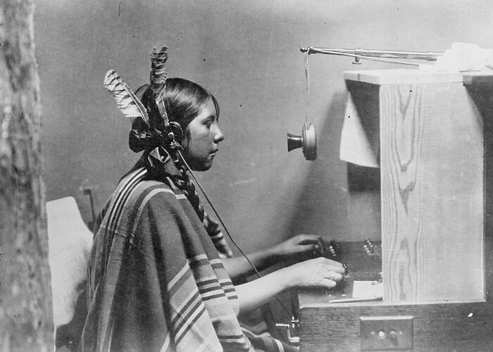 Switchboard Star Helen Rocking The Phone, 1925