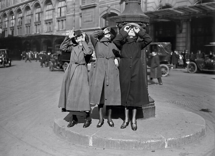 Paris Ladies Watching a Solar Eclipse, 1921