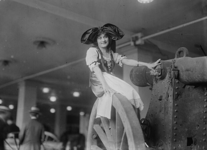 Clementine Blessing Keeping It Real, 1915-1920