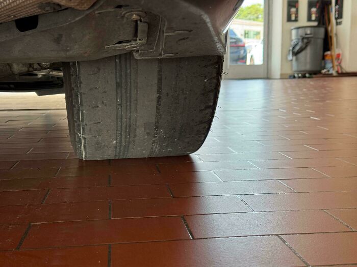 Customer’s Brilliant Plan: Only Replace Tires When They Blow Out