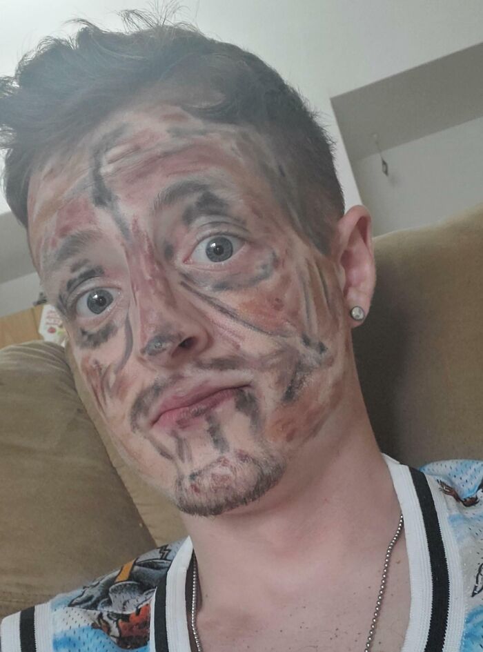 Niece’s Make-Up Skills Make Me Her Favorite Uncle