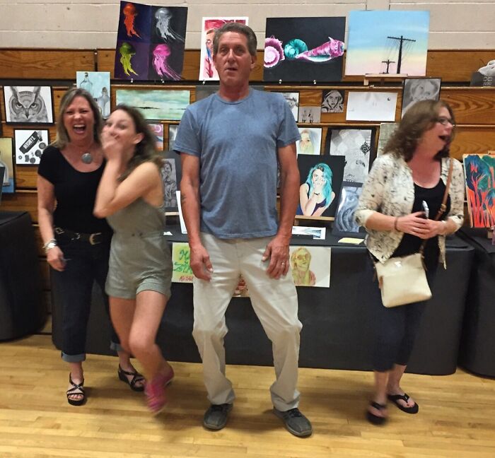 Dad Has A Talent For Timing Those Farts In Family Photos