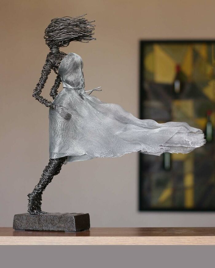 Wind Play – Wire Sculpture That Moves