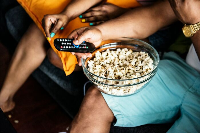 36 Family Habits That Sound Totally Normal Until They Don’t