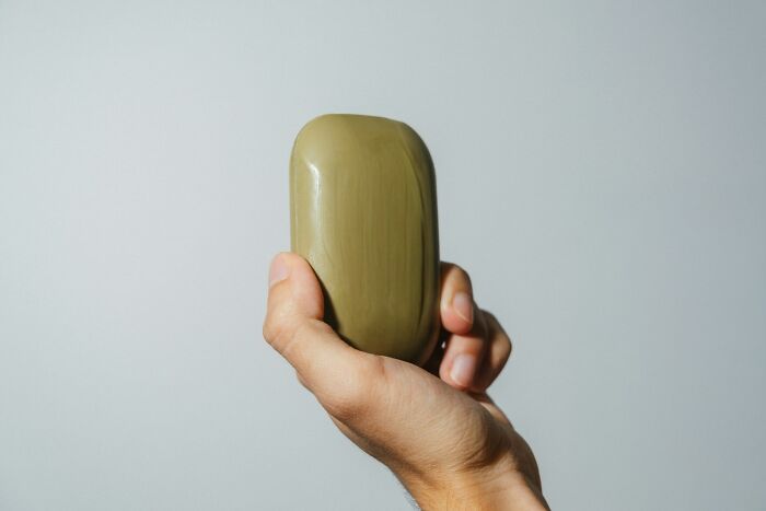 36 Family Habits That Sound Totally Normal Until They Don’t