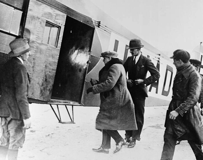 Richest Man on Earth Vanishes Mid-Flight While Using The Bathroom