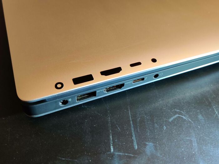 Fed Up With Plug Confusion, Made Laptop Port Labels to Save Time