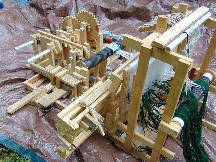 Son Built a Scratch-Made Loom in Middle School—One Step at a Time!
