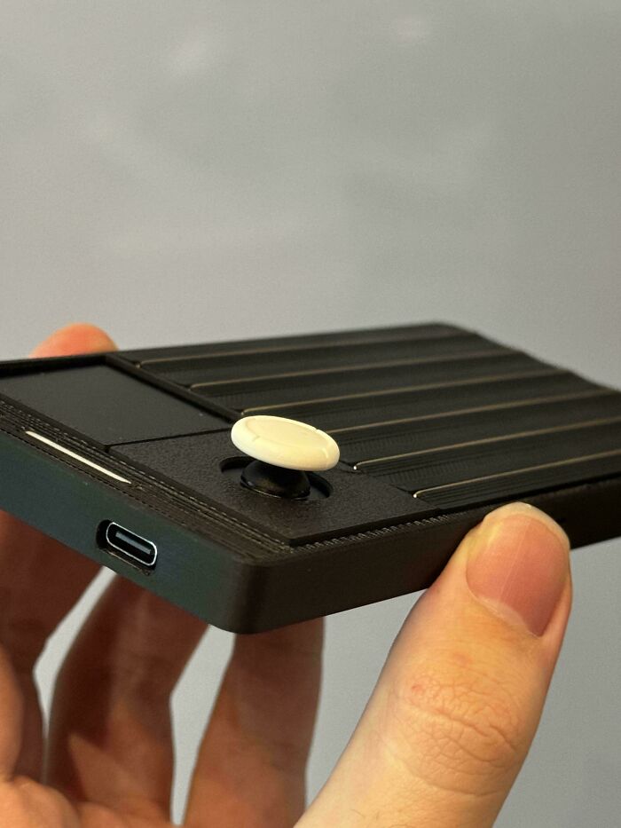 Pocket-Sized Guitar Built From Scratch in 48 Hours—Jam Anytime, Anywhere