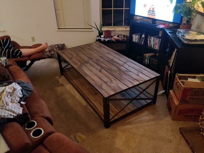 Made a Table That’s Simple but Stunning