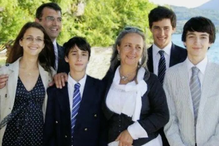 Let's Dive Into 37 Mysteries That Still Make People Scratch Their Heads