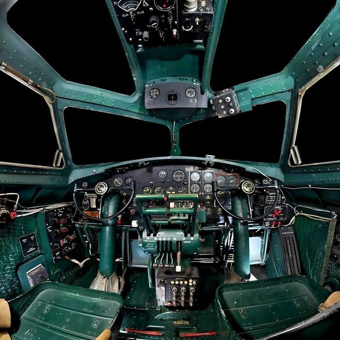 Peek Inside the Cockpit of a B-17 Flying Fortress – Warplane Nirvana