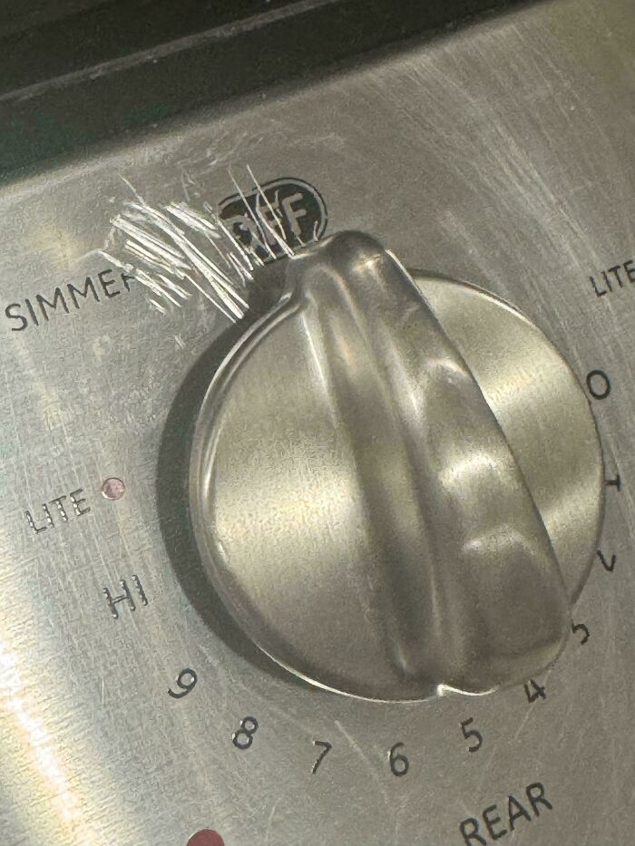 Friend Destroyed My Oven with a Screwdriver Because They Didn’t Get How It Worked