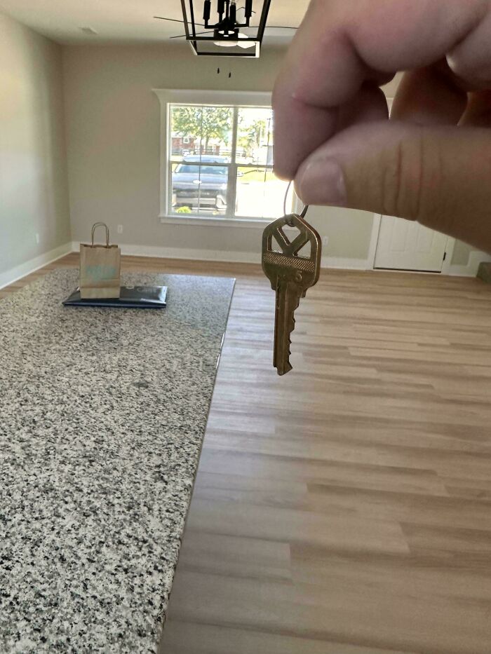 Wait, How Did These Photos Trick Our Brains? Perspective Magic Inside!