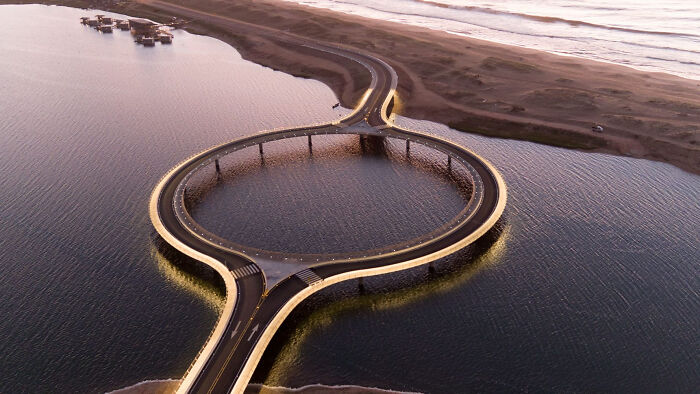This Bridge Has a 90-Degree Turn. Wait, What?!