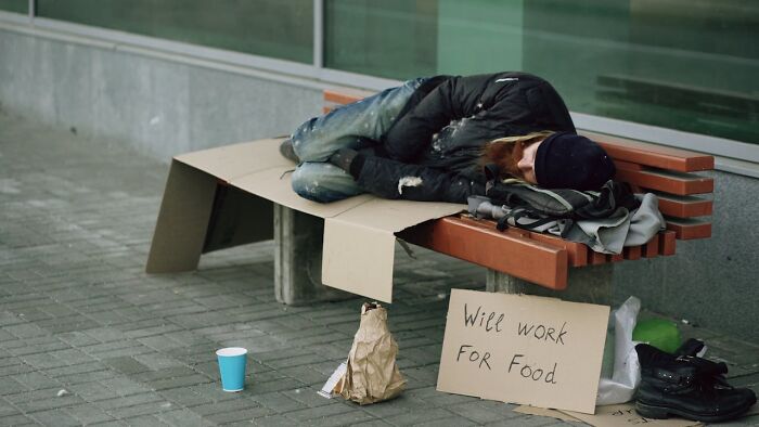 59 Stories of People Checking Out in the Strangest Ways Ever