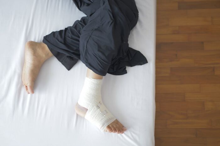 59 Stories of People Checking Out in the Strangest Ways Ever