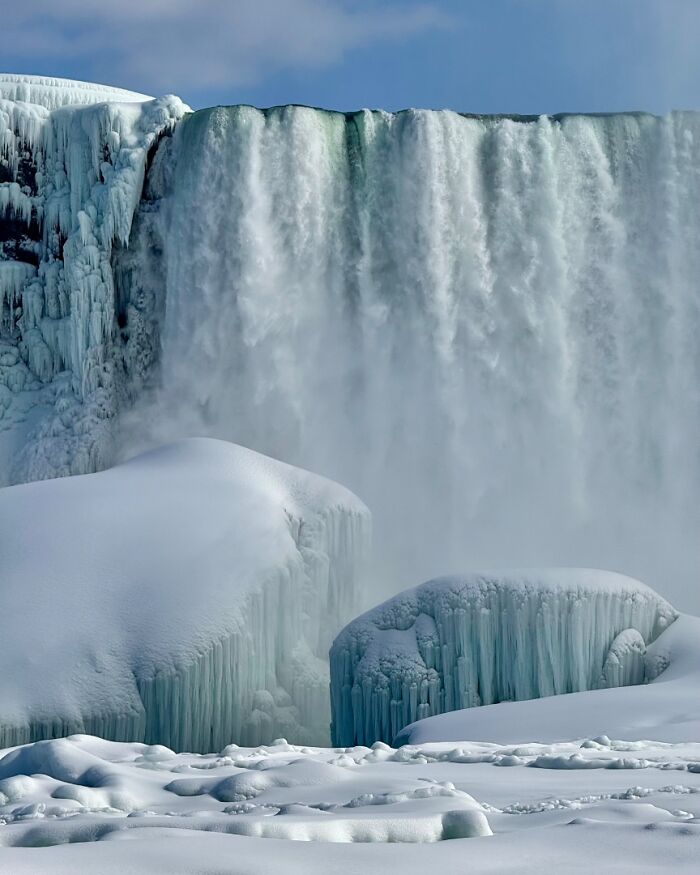 35 Jaw-Dropping Frozen Niagara Falls Photos That Make Winter Look Like Magic