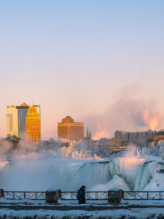 35 Jaw-Dropping Frozen Niagara Falls Photos That Make Winter Look Like Magic
