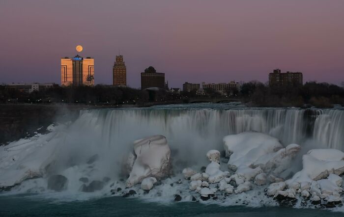 35 Jaw-Dropping Frozen Niagara Falls Photos That Make Winter Look Like Magic