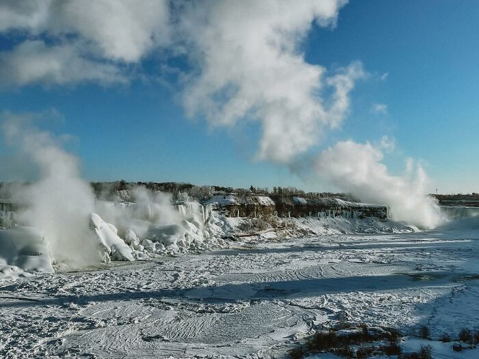 35 Jaw-Dropping Frozen Niagara Falls Photos That Make Winter Look Like Magic