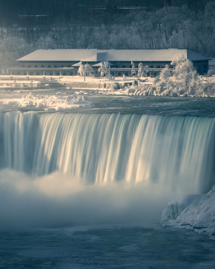 35 Jaw-Dropping Frozen Niagara Falls Photos That Make Winter Look Like Magic
