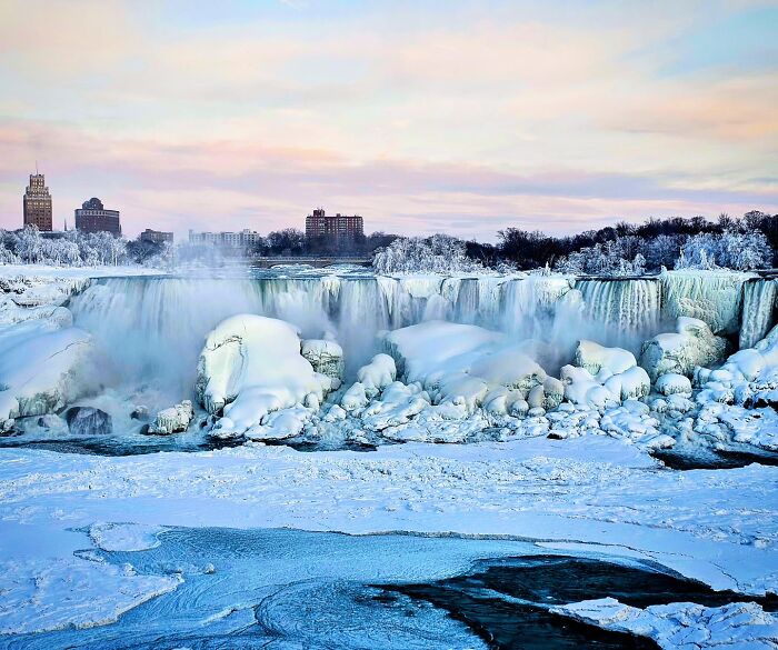 35 Jaw-Dropping Frozen Niagara Falls Photos That Make Winter Look Like Magic