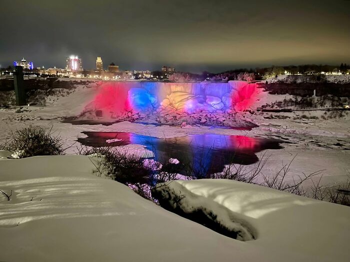 35 Jaw-Dropping Frozen Niagara Falls Photos That Make Winter Look Like Magic
