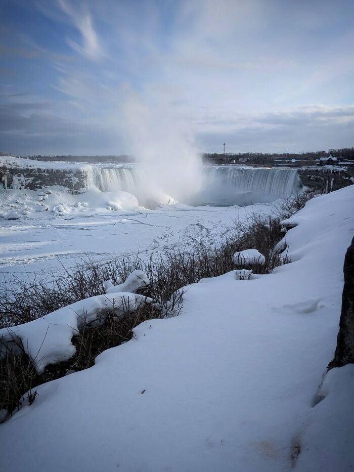 35 Jaw-Dropping Frozen Niagara Falls Photos That Make Winter Look Like Magic