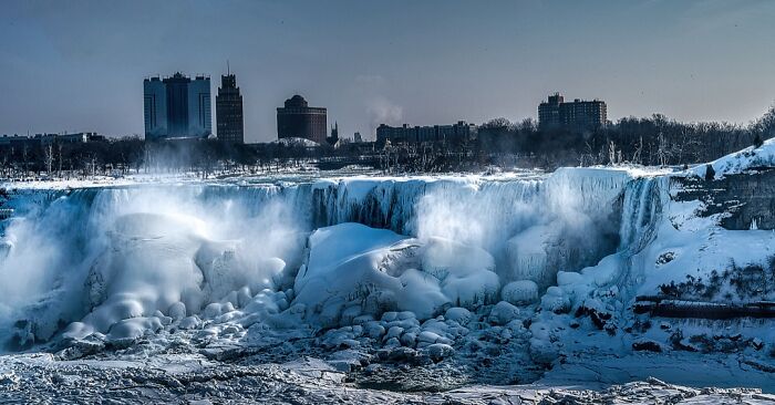 35 Jaw-Dropping Frozen Niagara Falls Photos That Make Winter Look Like Magic