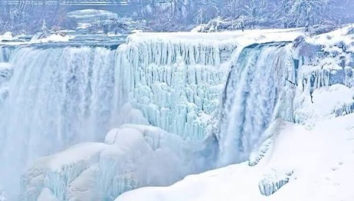 35 Jaw-Dropping Frozen Niagara Falls Photos That Make Winter Look Like Magic