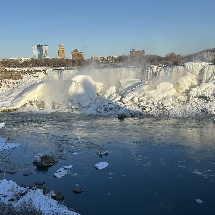 35 Jaw-Dropping Frozen Niagara Falls Photos That Make Winter Look Like Magic