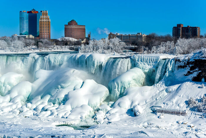 35 Jaw-Dropping Frozen Niagara Falls Photos That Make Winter Look Like Magic