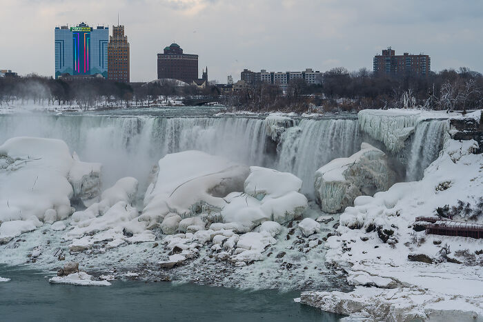 35 Jaw-Dropping Frozen Niagara Falls Photos That Make Winter Look Like Magic