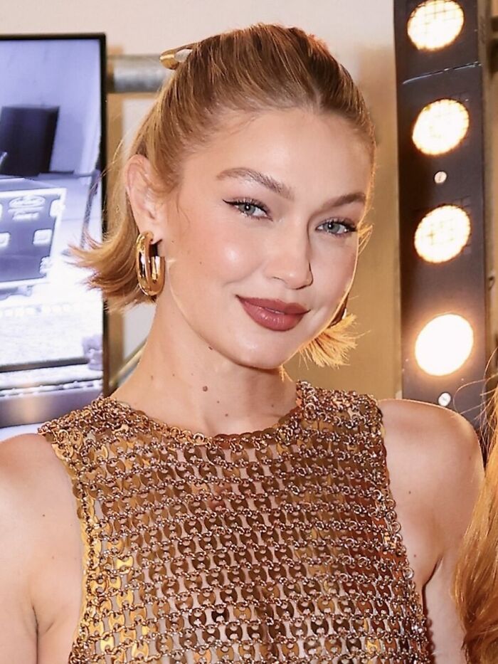 Gigi Hadid: The Supermodel Who Runs the Runway, 31
