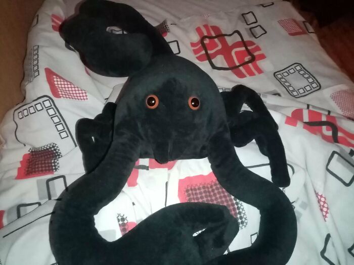 Scorpion Plushie… or Alien?