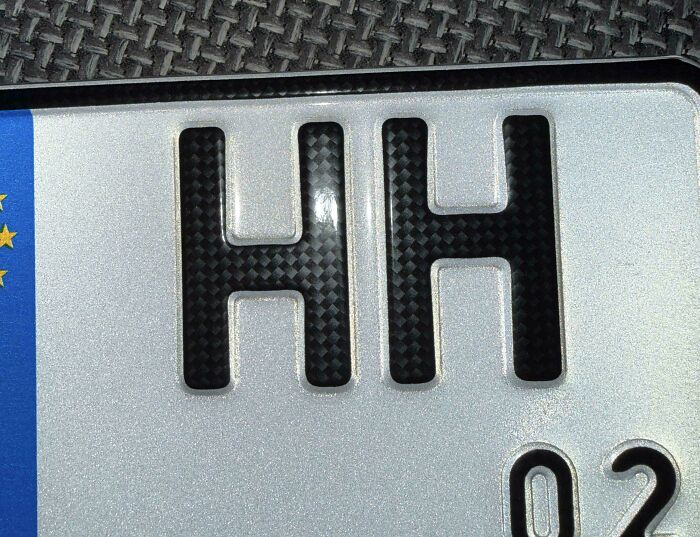 Number Plate With A Cool Upside Down Letter Twist