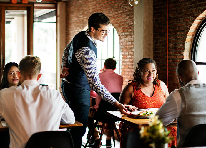15 Wild Tipping Horror Stories That’ll Totally Make You Rethink That Gratuity