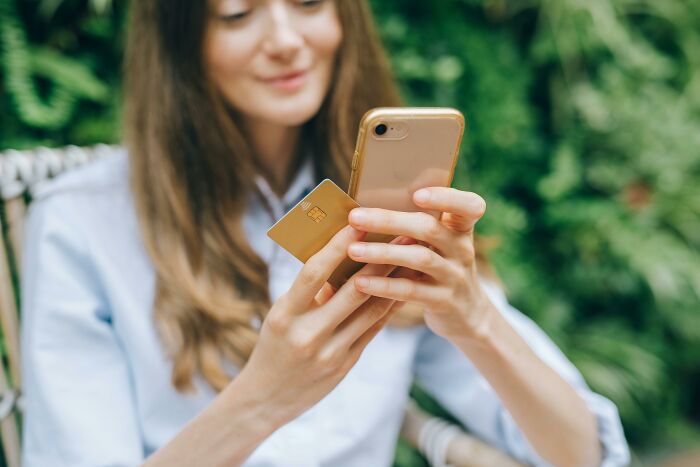 My Old Job Accidentally Paid Me For Months After I Quit