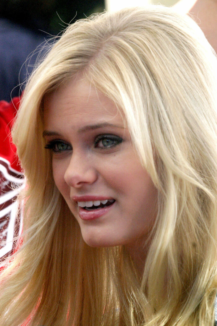 Sara Paxton, Acting and Marching Band Star