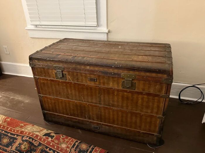 Old Louis Vuitton Trunk With Titanic Connections?