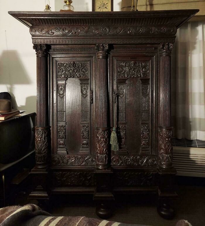 17th Century Dutch Cupboard? Maybe 500 Euros, Maybe 30K Guilders
