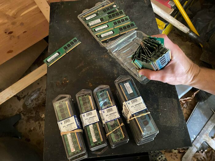 Dad’s Old Computer Parts? Scrap RAM Worth $20 per Pound