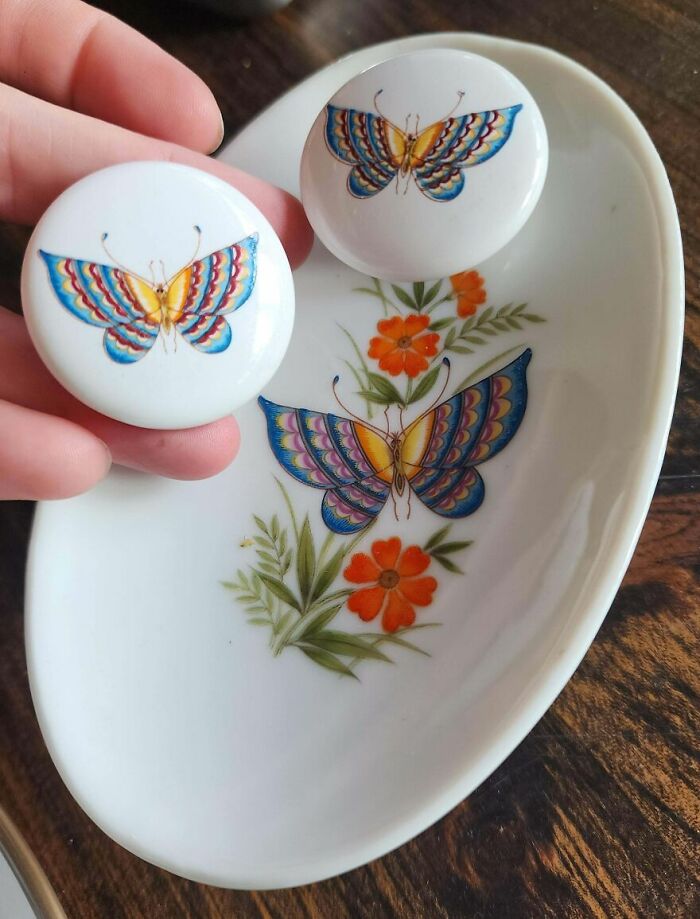 Matching a Soap Dish to Drawer Pulls? Now That’s Thrift Goals