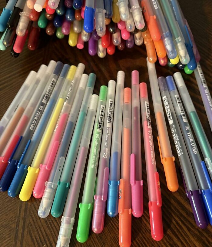 Hundred and One Gelly Roll Pens—Imagine the Doodles!