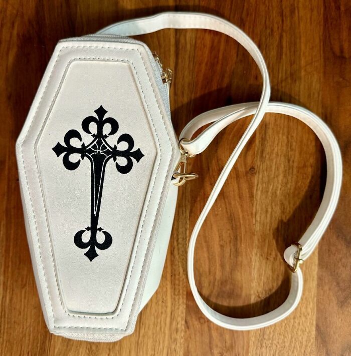 Found a Purse for My Daughter Right Before Halloween Week—Thrift Win!