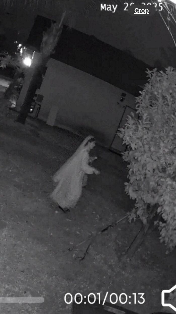 Wait, They Actually Shared These 81 Creepy Pics That Are Kinda Spooky!