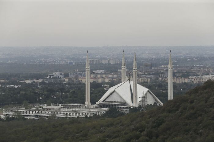 Pakistan, Islamabad - Juggling Work and Tradition