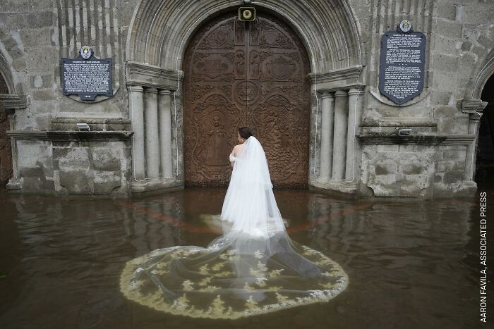 Wedding in a Flood? Heck Yes!