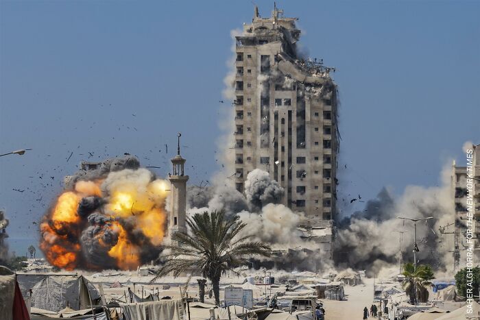 Photographer Dares to Show Gaza’s Tough Reality